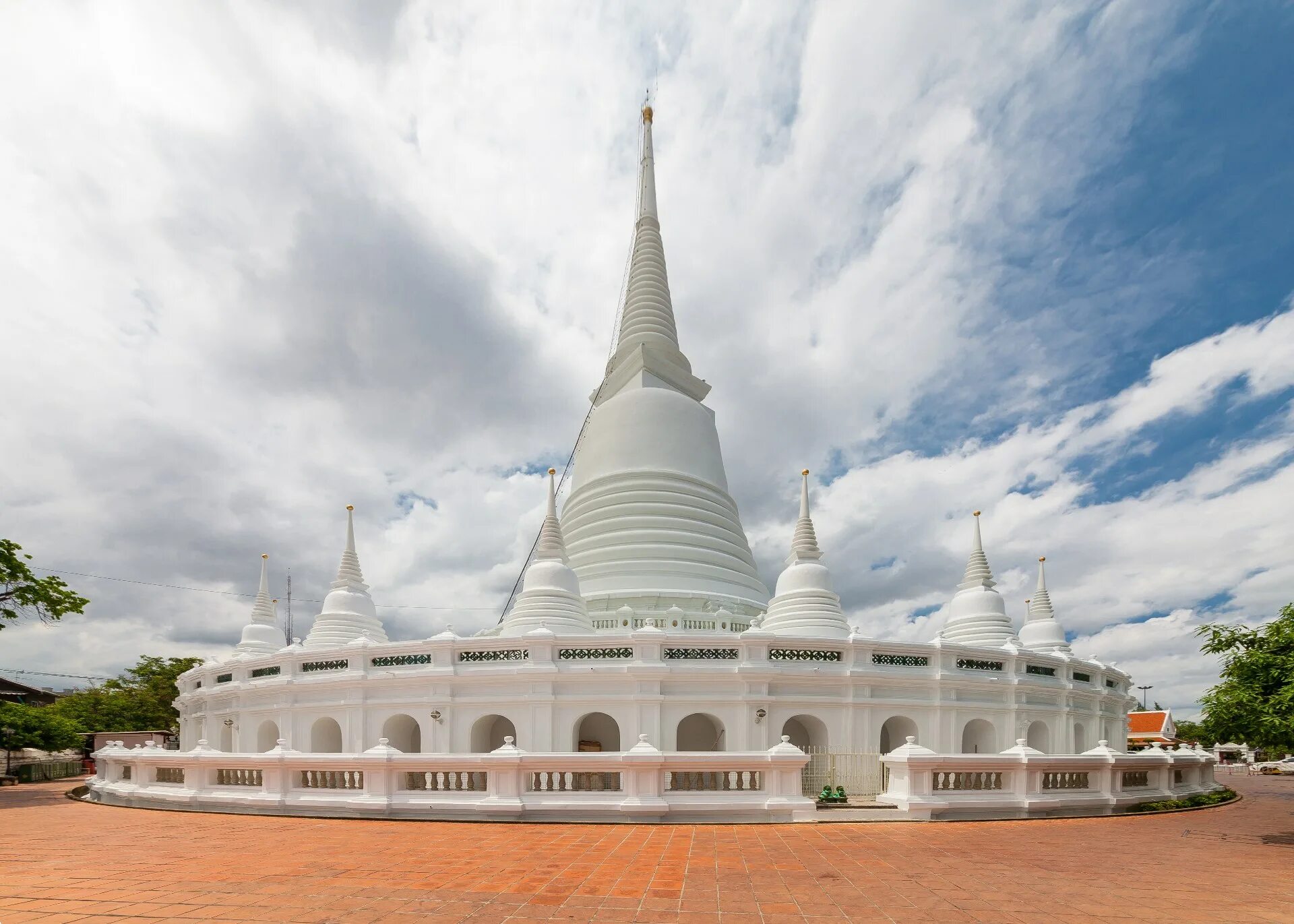 Wat Prayurawongsawat. Ступы Таиланда. Ступа Тайланд. Ват.