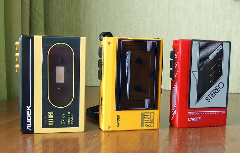 Кассетный плеер сони walkman 5230672. Кассетный плеер 90е. Кассетный плеер stereo 90-x. Panasonic rq-v201. Кассетные плееры 90.