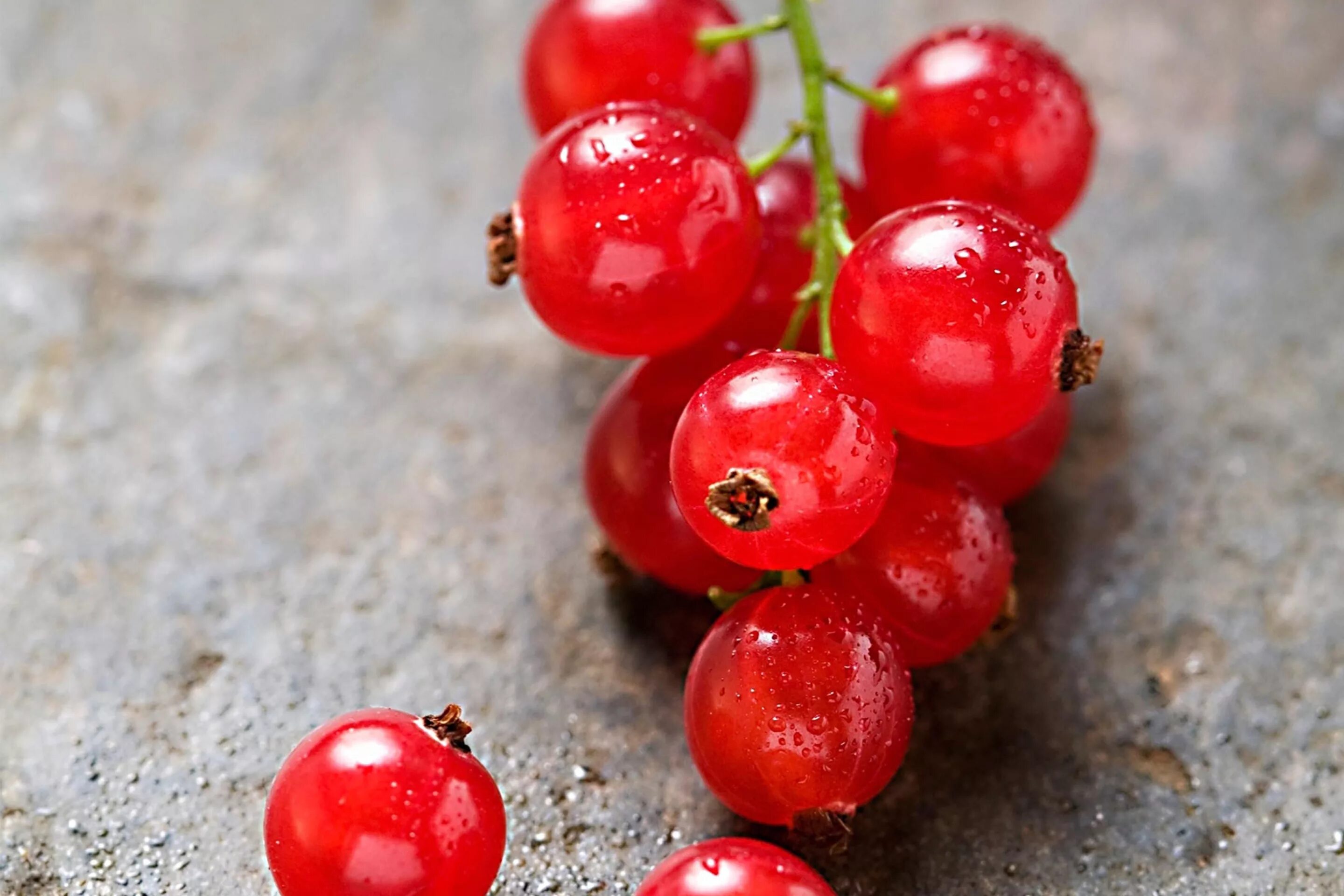 вкусная красная ягода