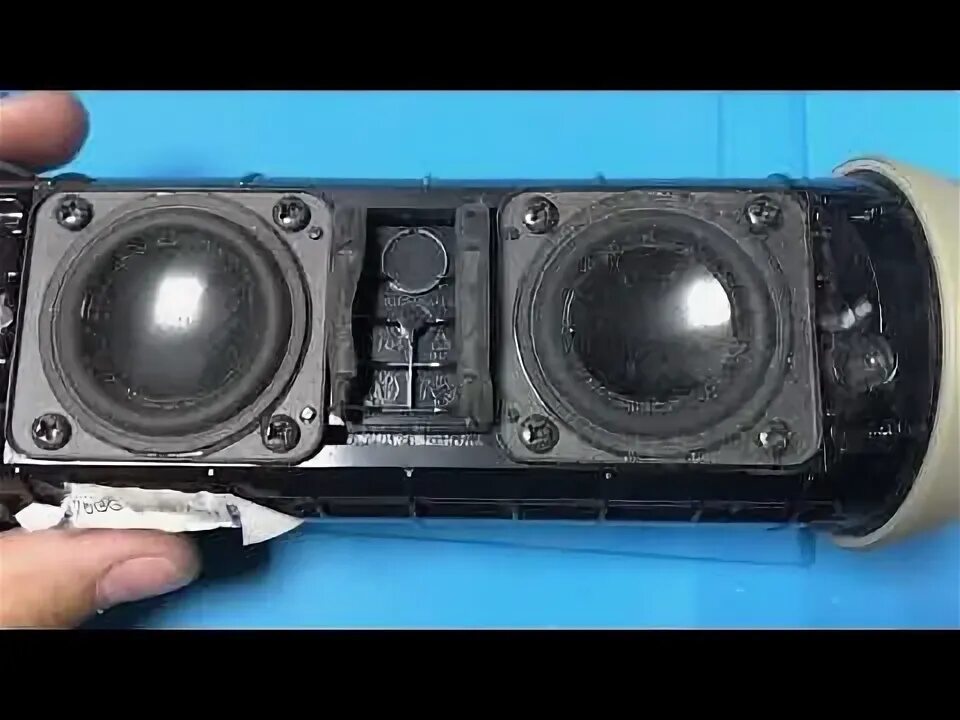 Jbl flip 4 bass by matrix - YouTube