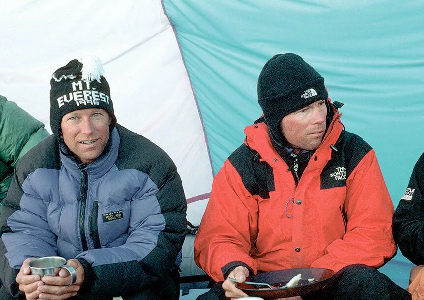 Восхождение на эверест букреев. Букреев эверест. Букреев альпинист книга. Анатолия букреева восхождение. Анатолия букреева восхождение.