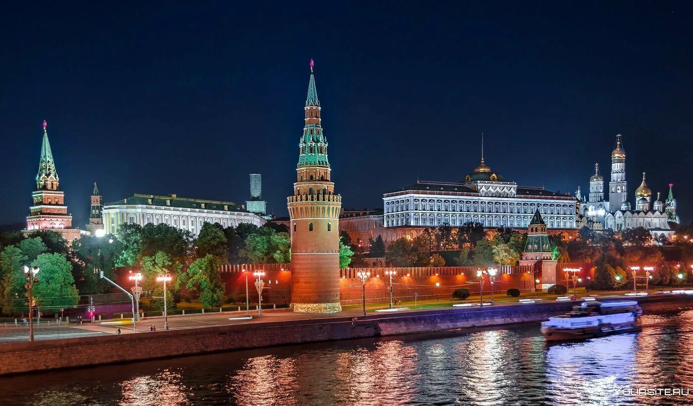 Ночная москва летом. Московский кремль. красная площадь и москва река. виды кремля в москве. москва кремль москва река.