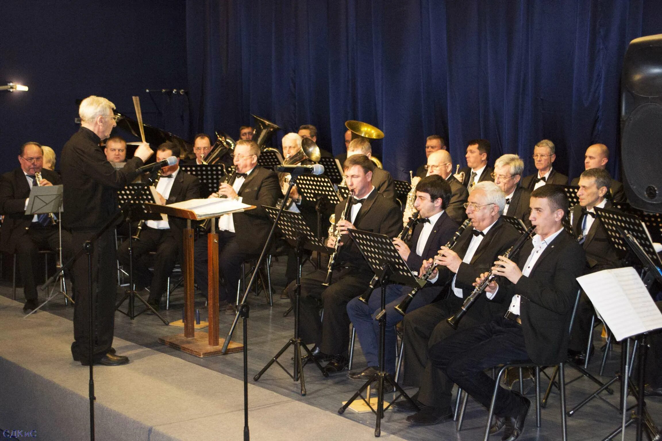 Юные музыканты из Московского ВМУ сыграли для зрителей фестиваля духовых оркестр