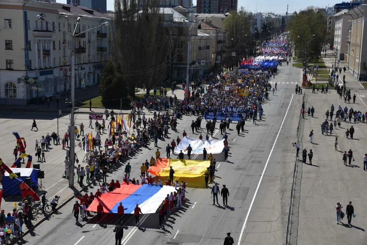 1 мая чебоксары. Первомайское шествие Чебоксары. Первомайская демонстрация 2022 Чебоксары. Первомайская демонстрация Чебоксары.