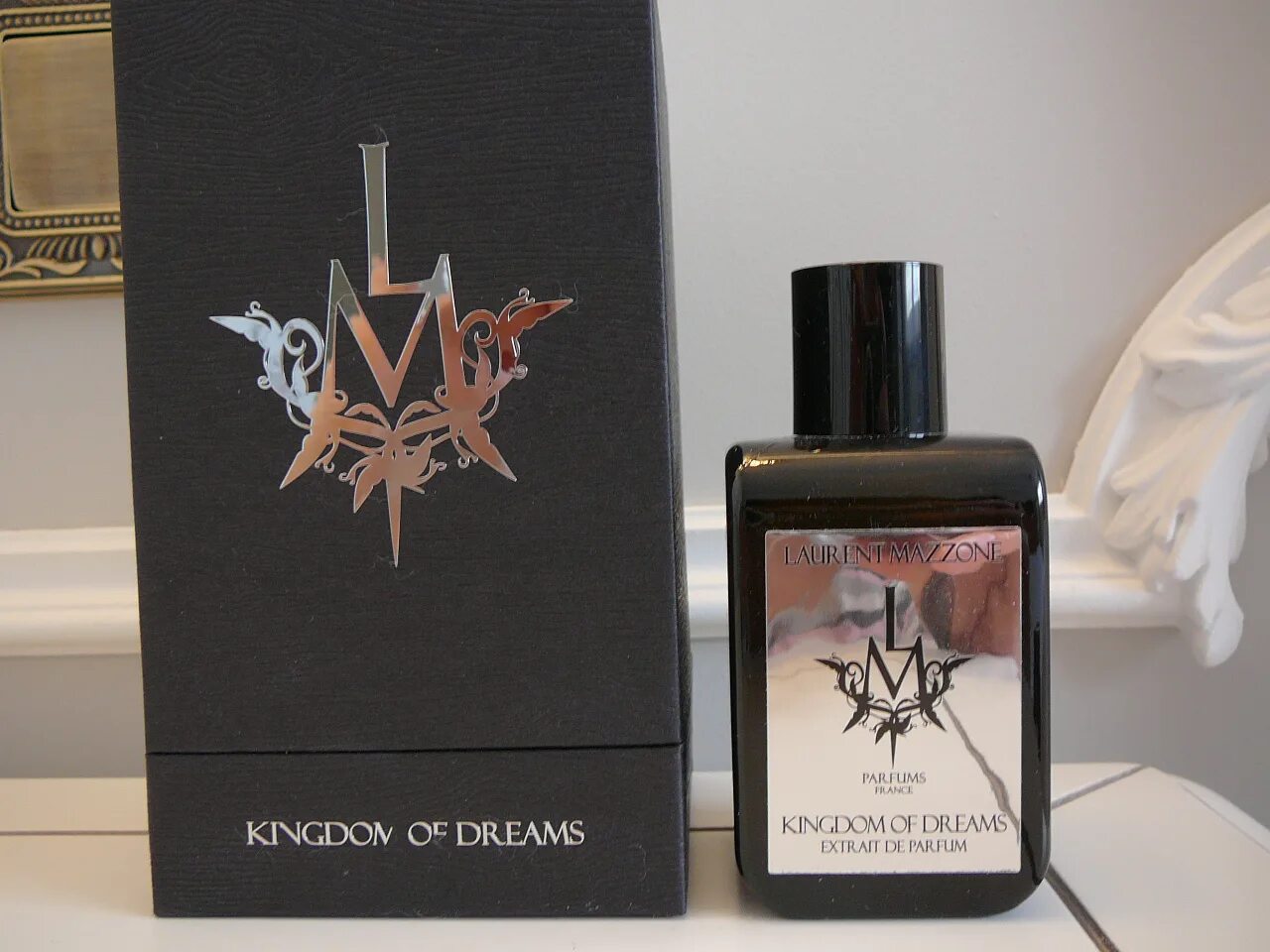 Laurent mazzone pear. Духи LM Parfums Kingdom of Dreams. LM Parfums kingkydise. Dolce Pear Laurent Mazzone. Kings Dream Парфюм.