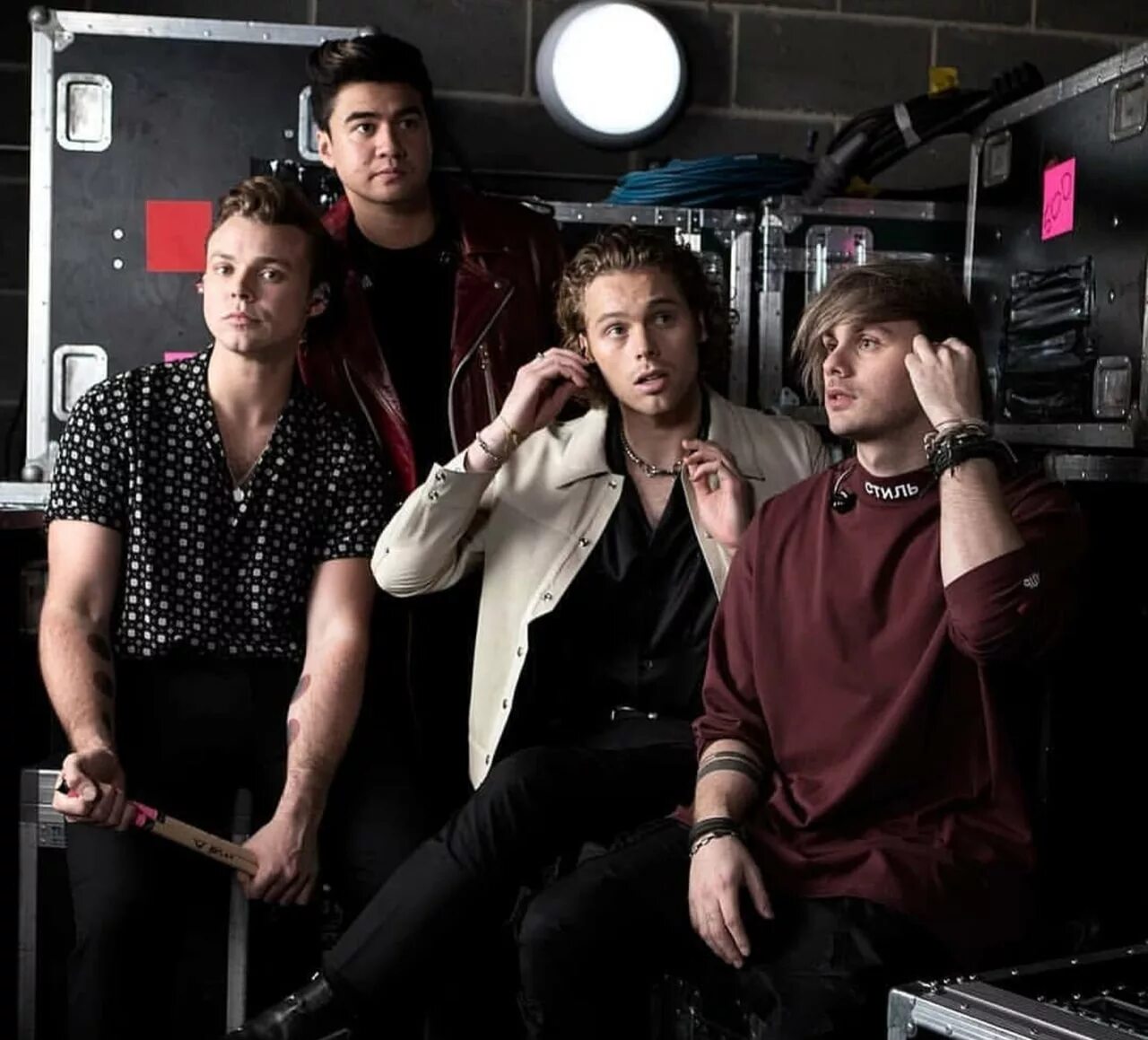 Песня seconds of summer. 5 Секондс ту саммер. 5 Секунд лета группа. 5 Seconds of Summer солист. Дамн секондс.