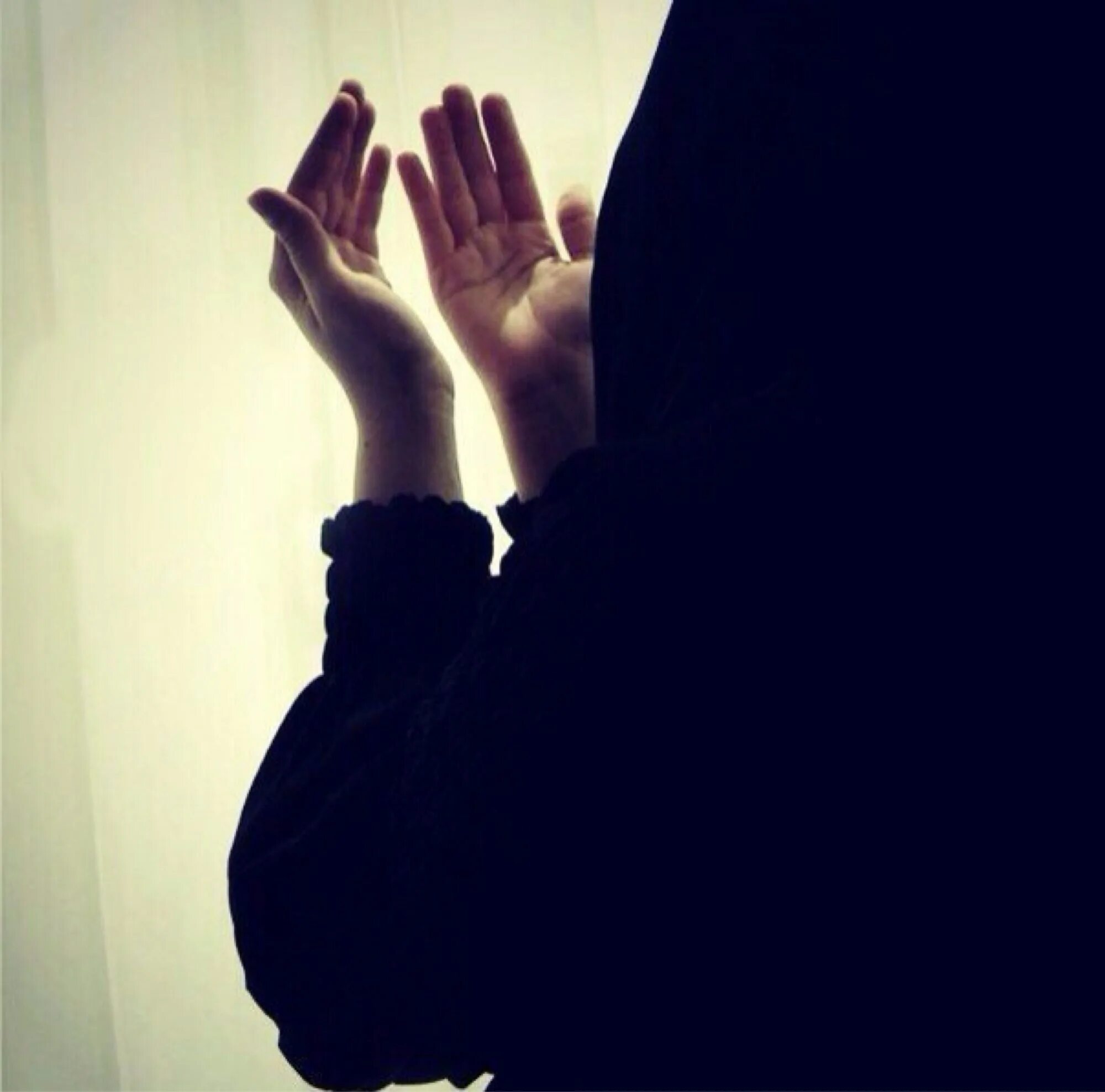 Мусульманское прощение. Рука Всевышнего. Всевышний Аллах. Береги Всевышний людей которых я люблю. Мольба к Аллаху.