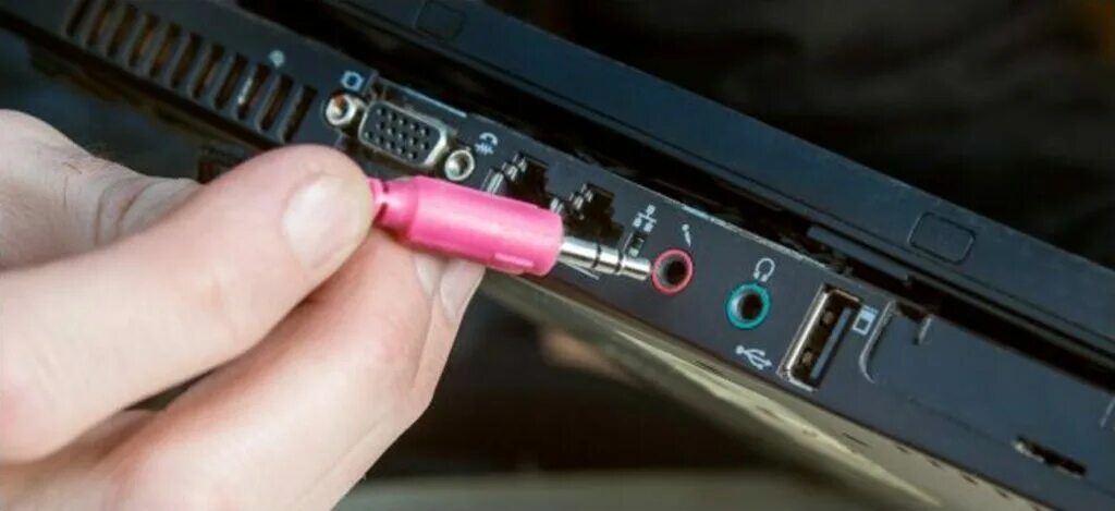 Через микрофон компьютер. Playstation 4 aux разъем. направленность микрофона ноутбука. микрофон плоский для пк. куда втыкать наушники в компьютер сзади.
