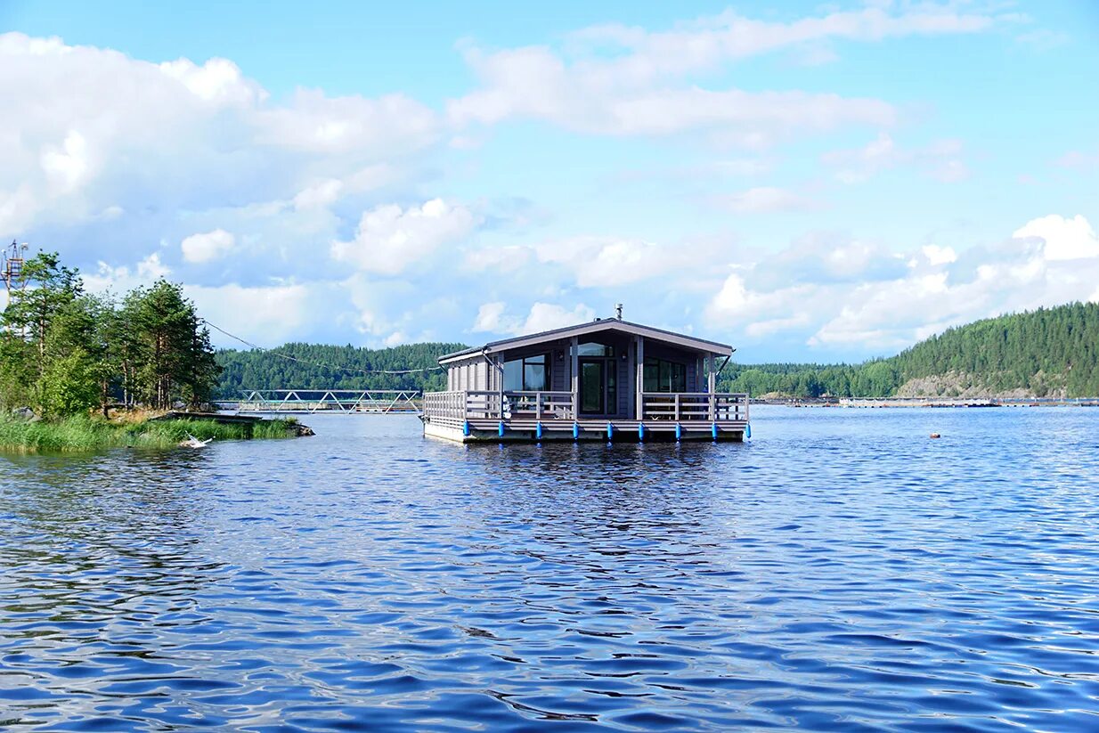 Самая ладога приозерск. Остров хавус карелия. Домик ладожская. Ладожская усадьба карелия. Карелия турбаза ладога озеро.