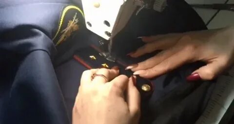 Как на китель пришиваются