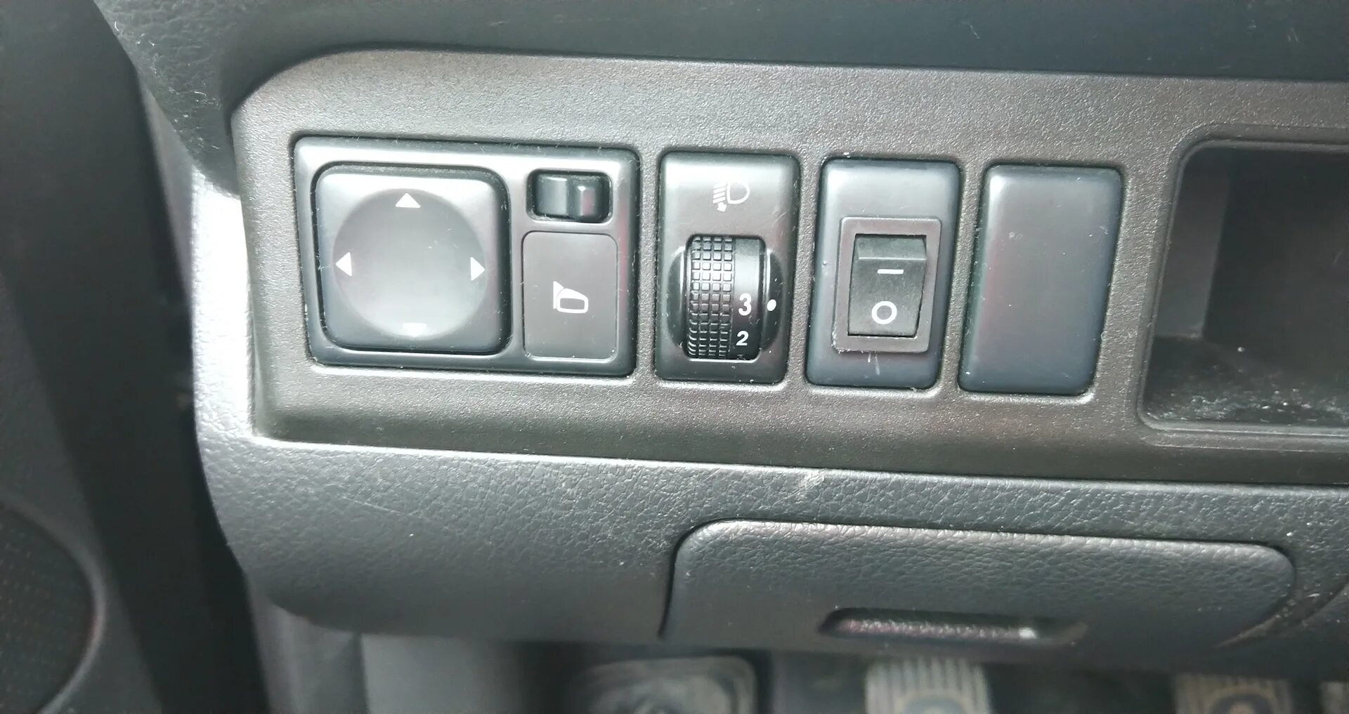 Как снять омыватель фар на ниссан ноте Форсунка омывателя фар, левая Nissan Tiida (1G), 1,6 л, 2010 года аксессуары D