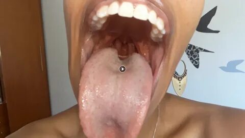 Sexy big mouthed babe knows that her mouth makes you hard. 