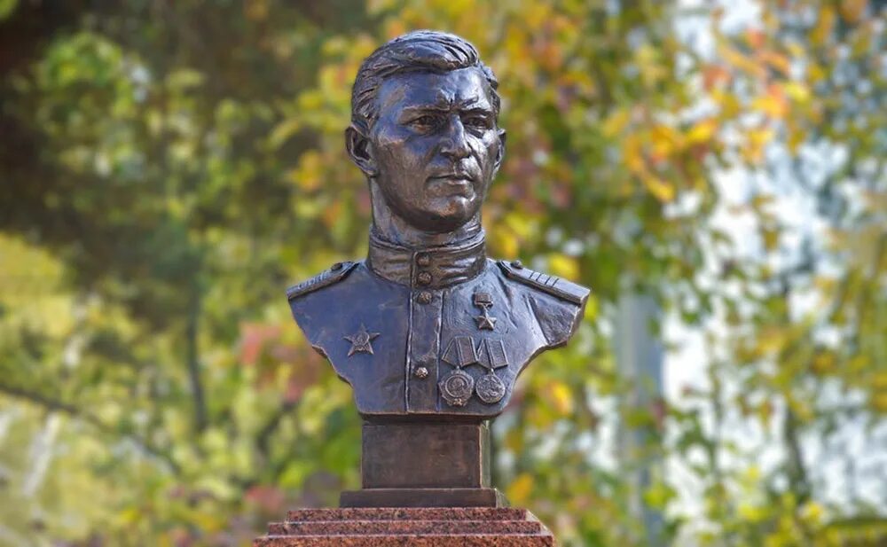 Советские бюсты