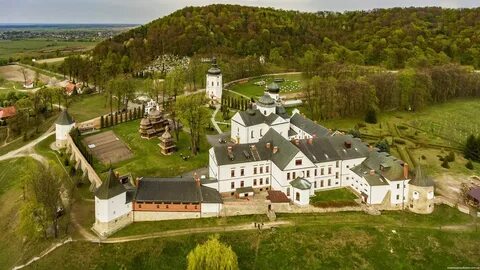 Католический монастырь