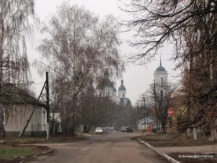 Улица строго