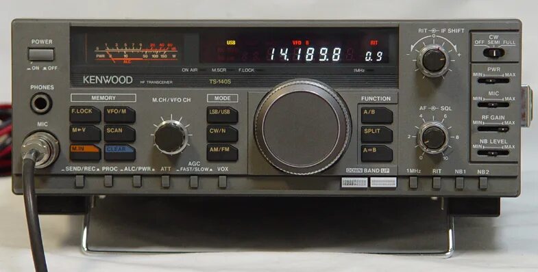 Кенвуд тс. Кв трансивер kenwood. трансиверы кенвуд модельный ряд. ts9dx. ts liujiaojiao.