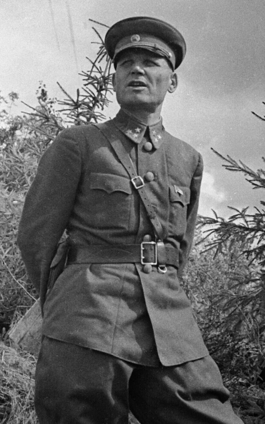 Портрет маршала конева. Маршал конев 1945. Конев маршал советского союза. Конев про. Конев про.