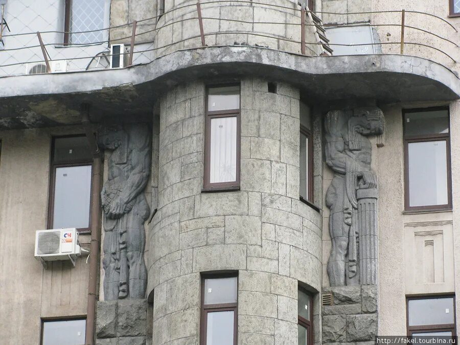 Площади розы люксембург. Харьков улица розы Люксембург. Площадь розы Люксембург. Площадь Люксембург Харьков. Харьков фото розы Люксембург.
