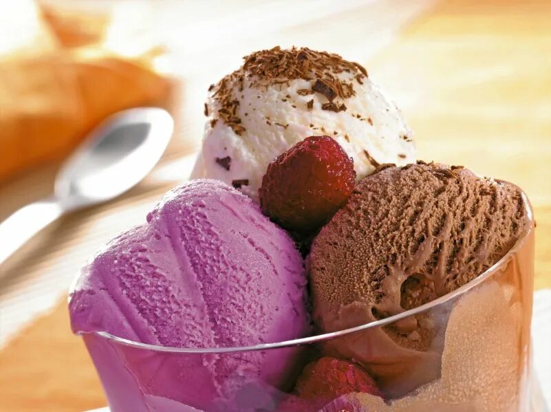 Мороженое при простуде. Мороженое. Домашнее мороженое. Мороженое фото красивое. Порционное мороженое.