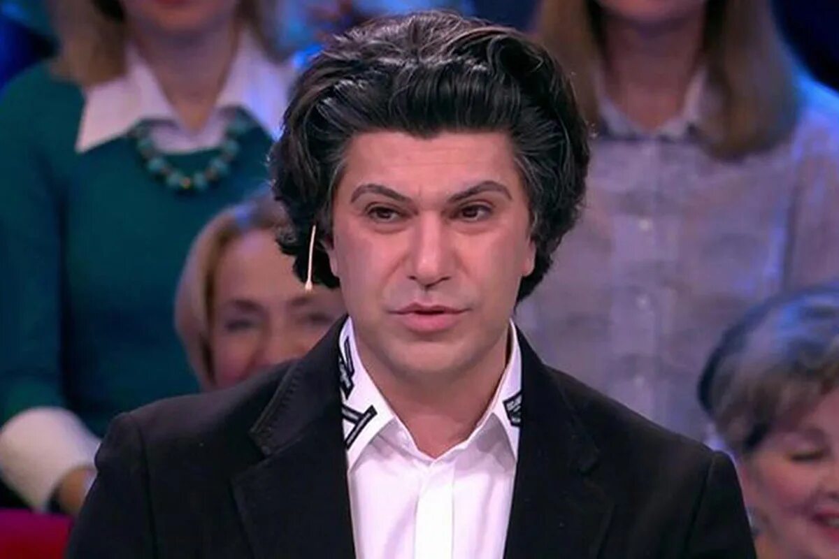 Ведет сегодня вечером. Ведет сегодня вечером. Передача с цискаридзе сегодня вечером 2022. Сегодня вечером ведущий цискаридзе. Ведет сегодня вечером.