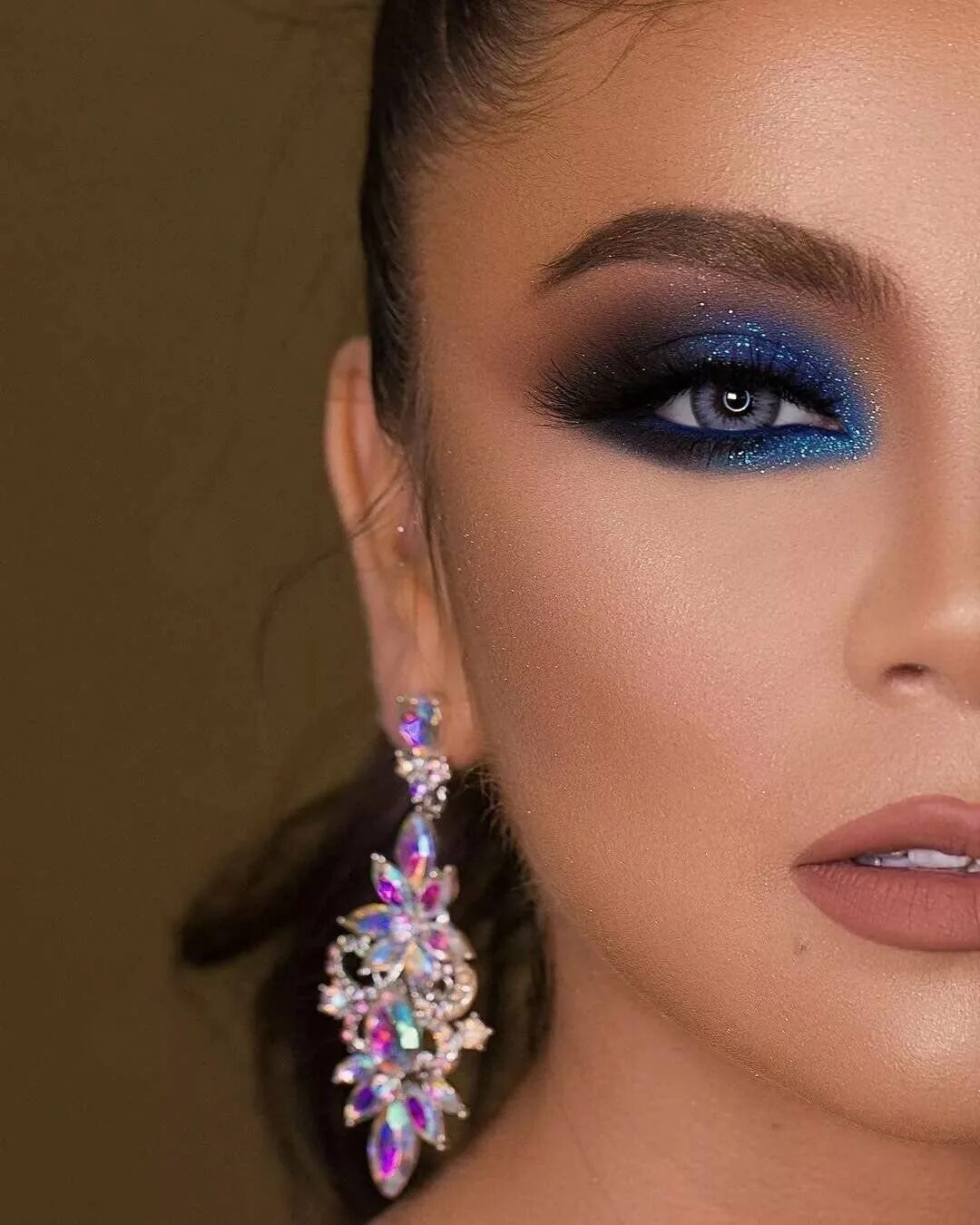 Want to know more about eye makeup tips and tricks #eyemakeupgoals Wedding eye m