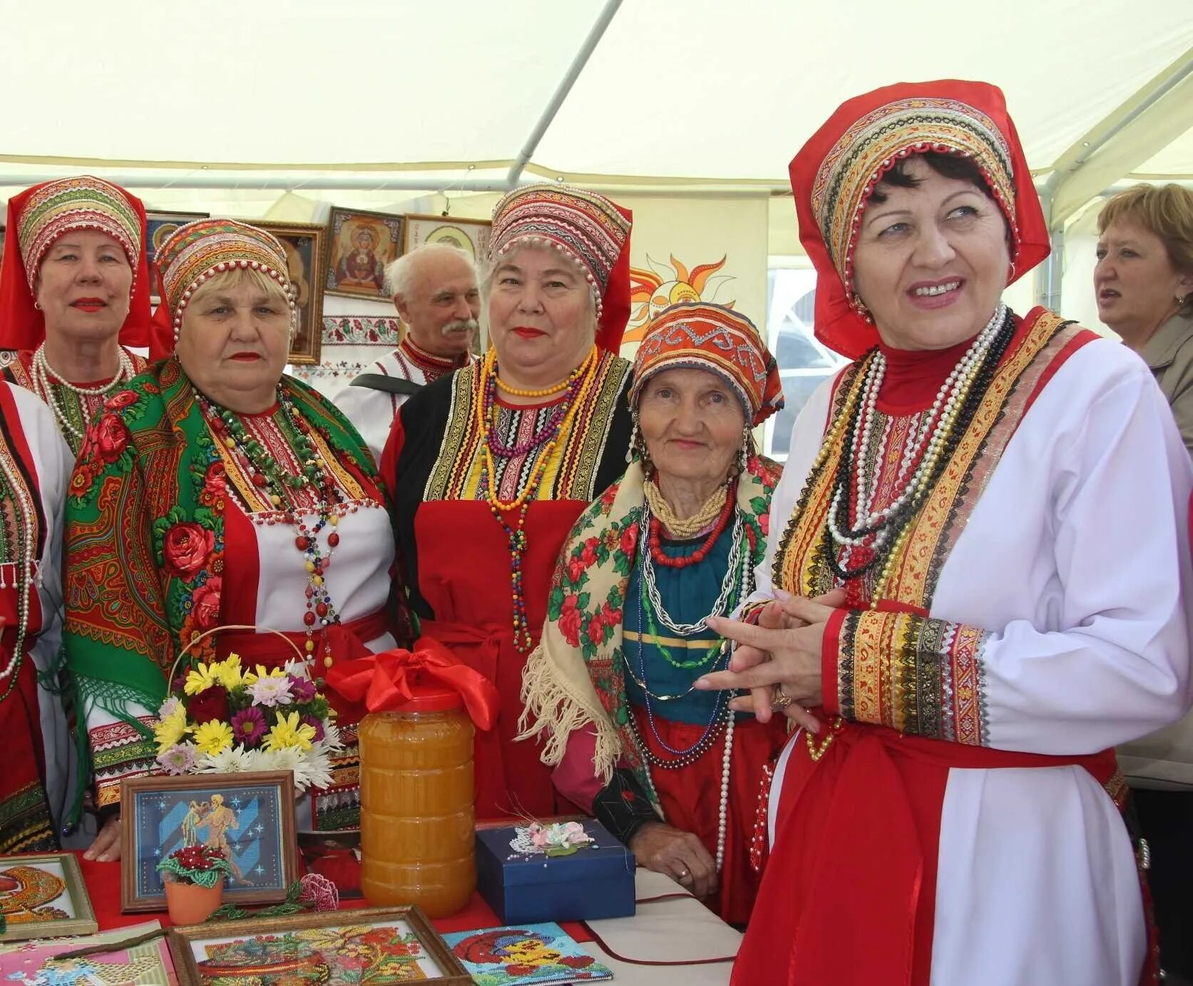 Финно угорская группа в россии. Финн угор народы. Финно-угорские народы Башкортостана. Финно угорский ансамбль. Финско угорская группа.