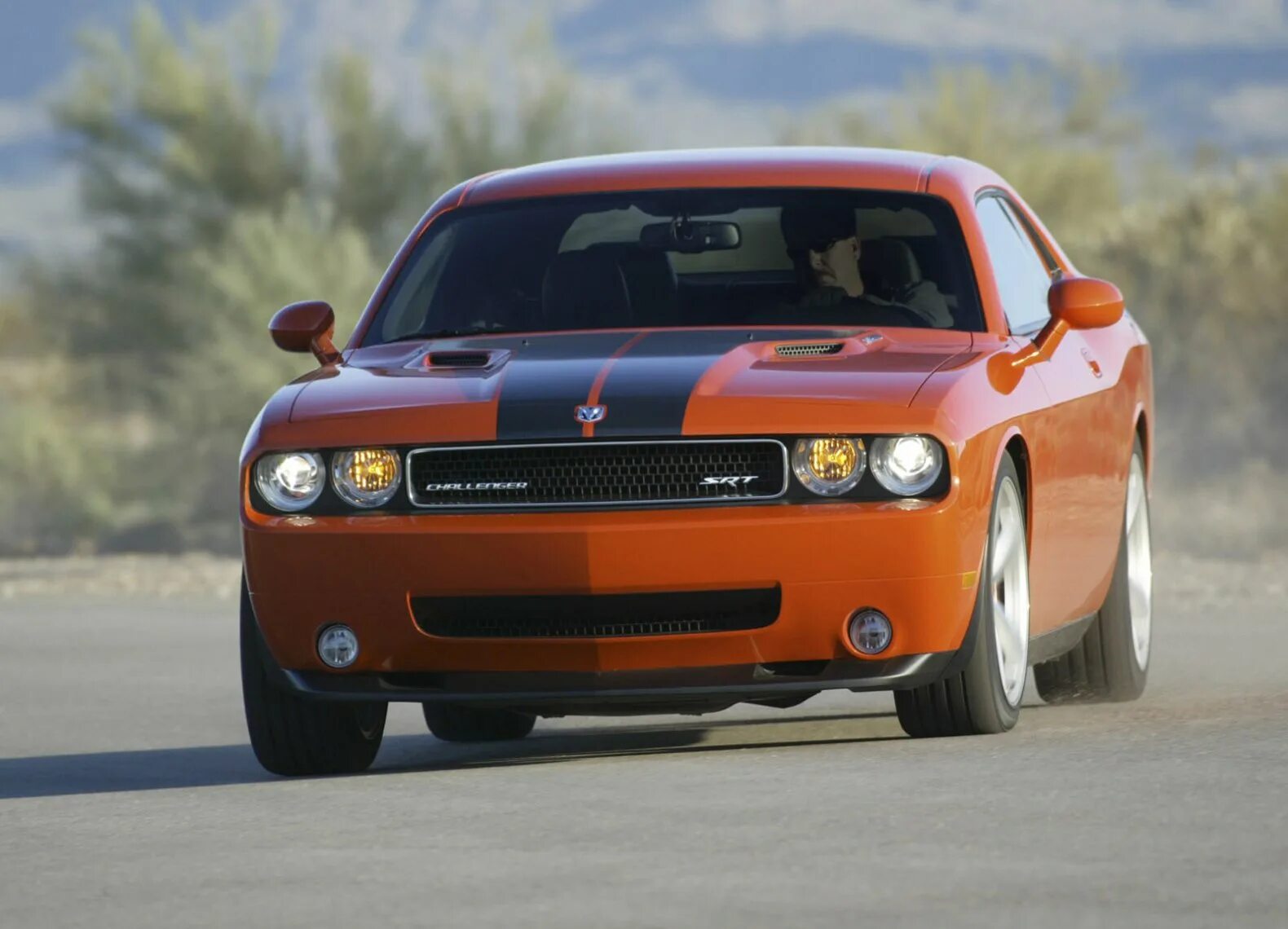 Машина додж челленджер. Dodge Challenger srt 2008. Dodge Challenger Challenger srt8. Dodge Challenger СРТ 2008. Dodge Challenger srt8 2008.