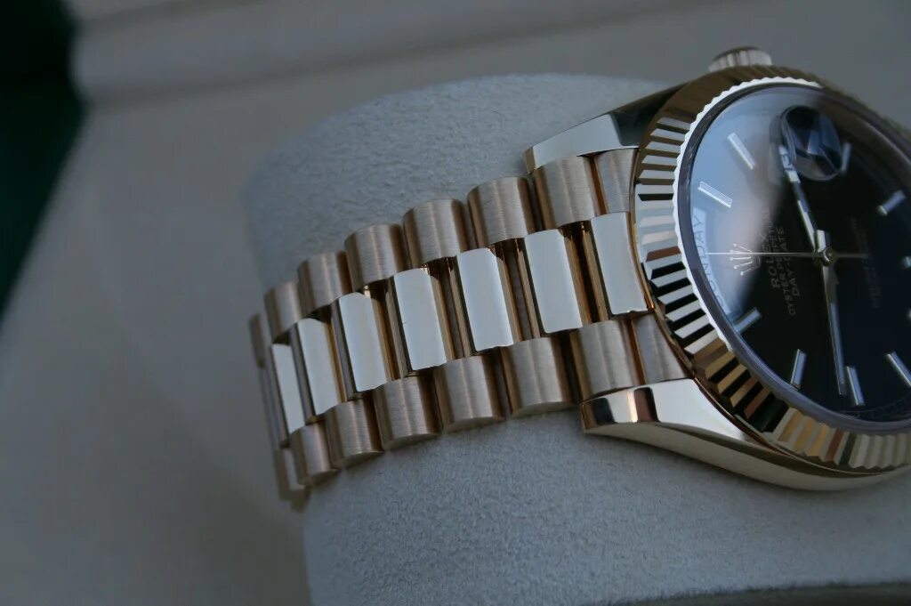 Rolex datejust 1985. Rolex cosmograph daytona 2021. Часы ролекс мужские золотые оригинал. Часы ролекс субмарина. Часы rolex daytona rainbow.