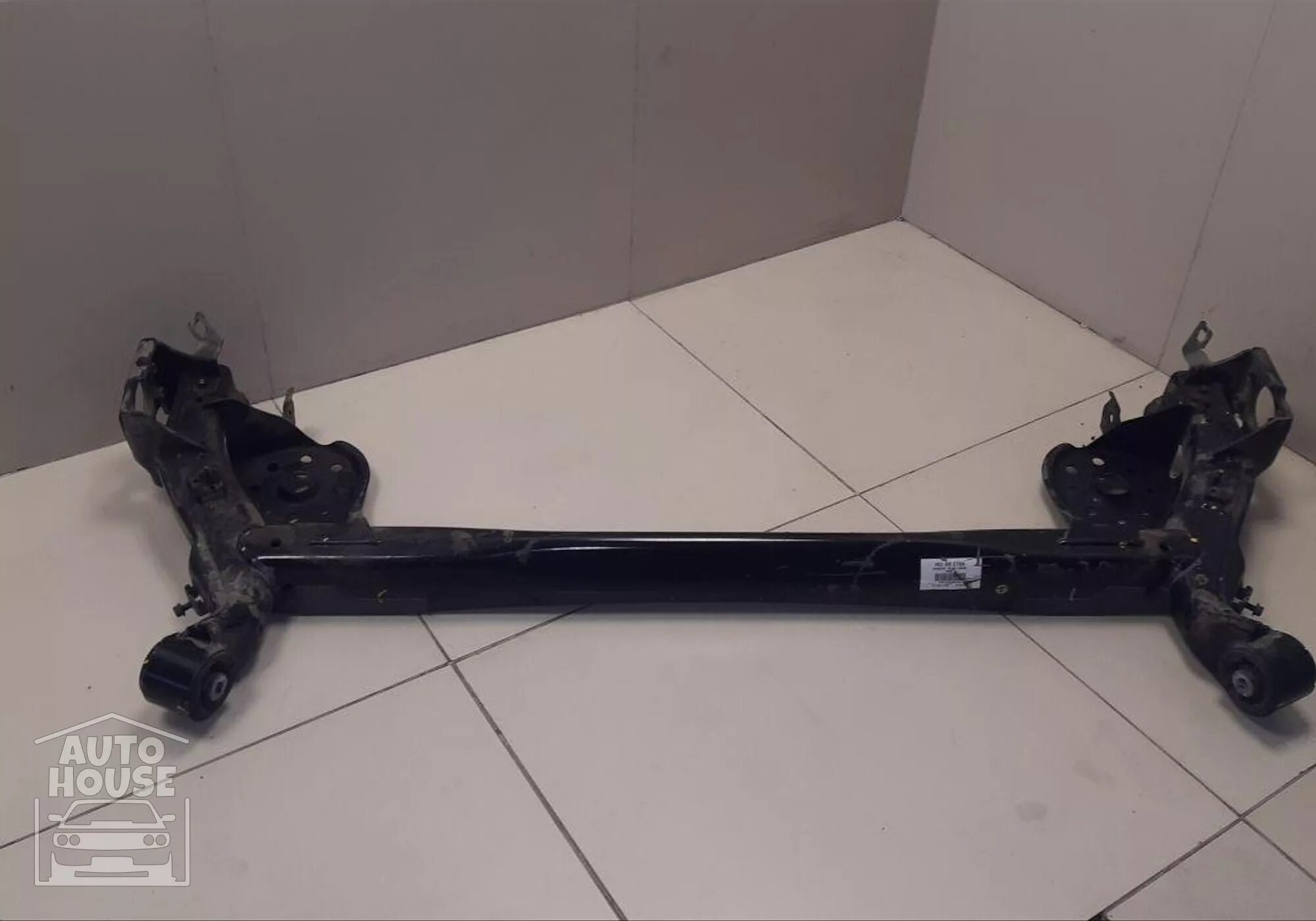 Балка на солярис. Балка на солярис. Задняя балка хендай солярис 2012. Балка на солярис. Hyundai solaris i балка.