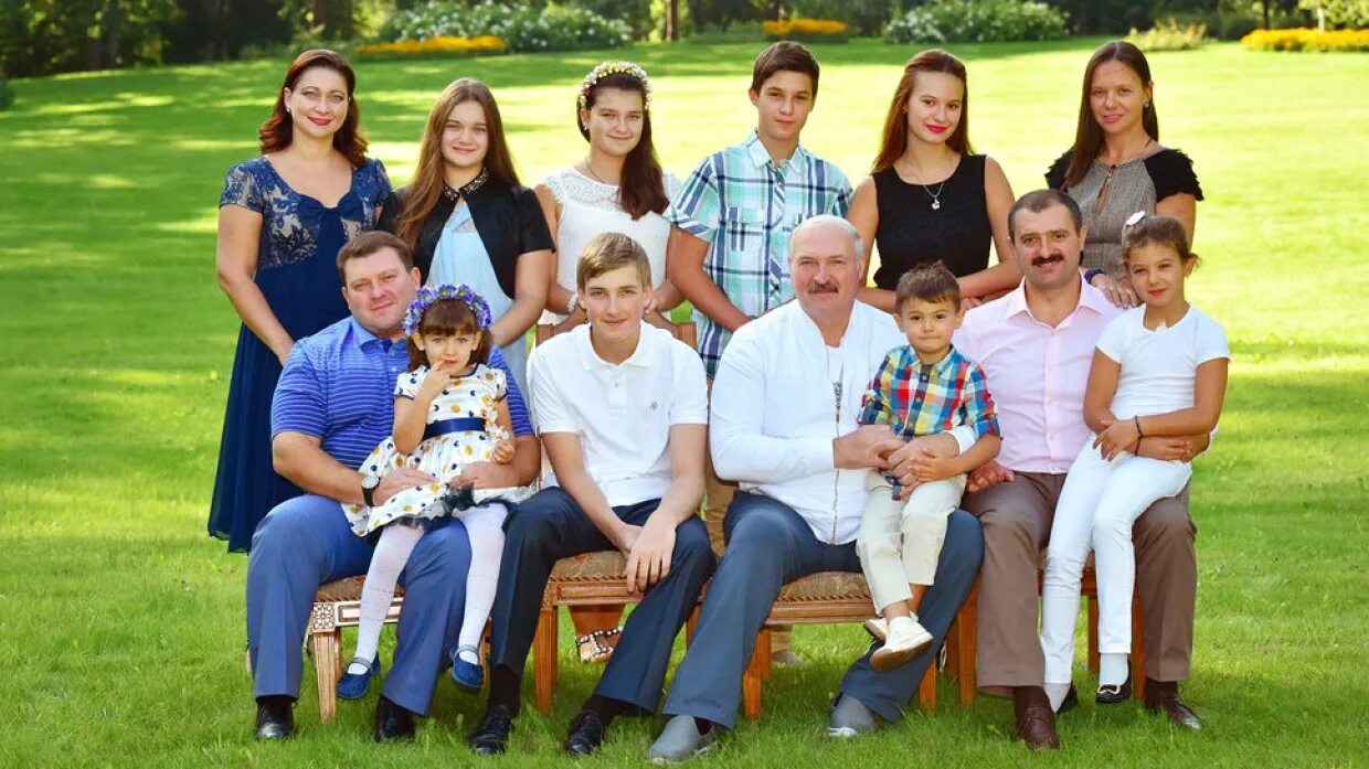 Семья Лукашенко. Семья президента Белоруссии. Семья Лукашенко президента Белоруссии. Жена президента белоруссии лукашенко