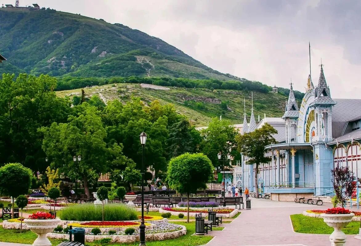 Детский кмв. Пятигорск цветник гора Машук. Кавказские Минеральные воды Машук Пятигорск. Курортный парк Пятигорска. Пятигорск гора Машук достопримечательности.