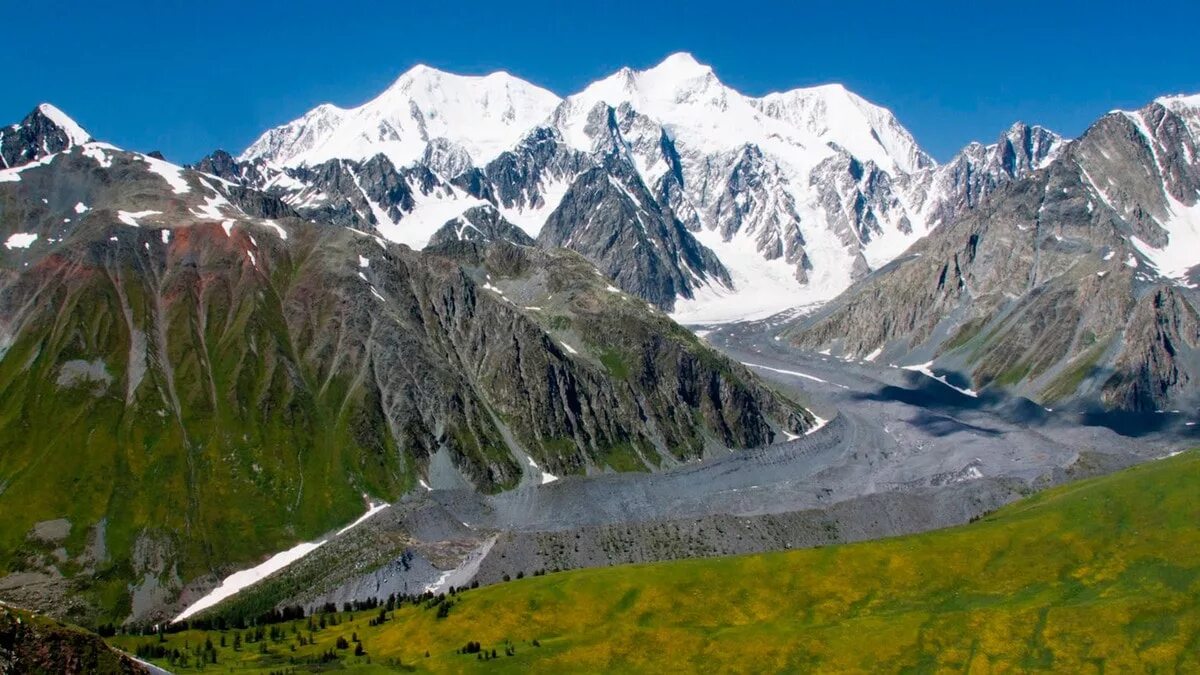 Самая высокая точка атласа. Белуха горный Алтай. Гора Белуха Алтайский край. Достопримечательности горного Алтая гора Белуха. Алтай высочайшая вершина: Белуха.