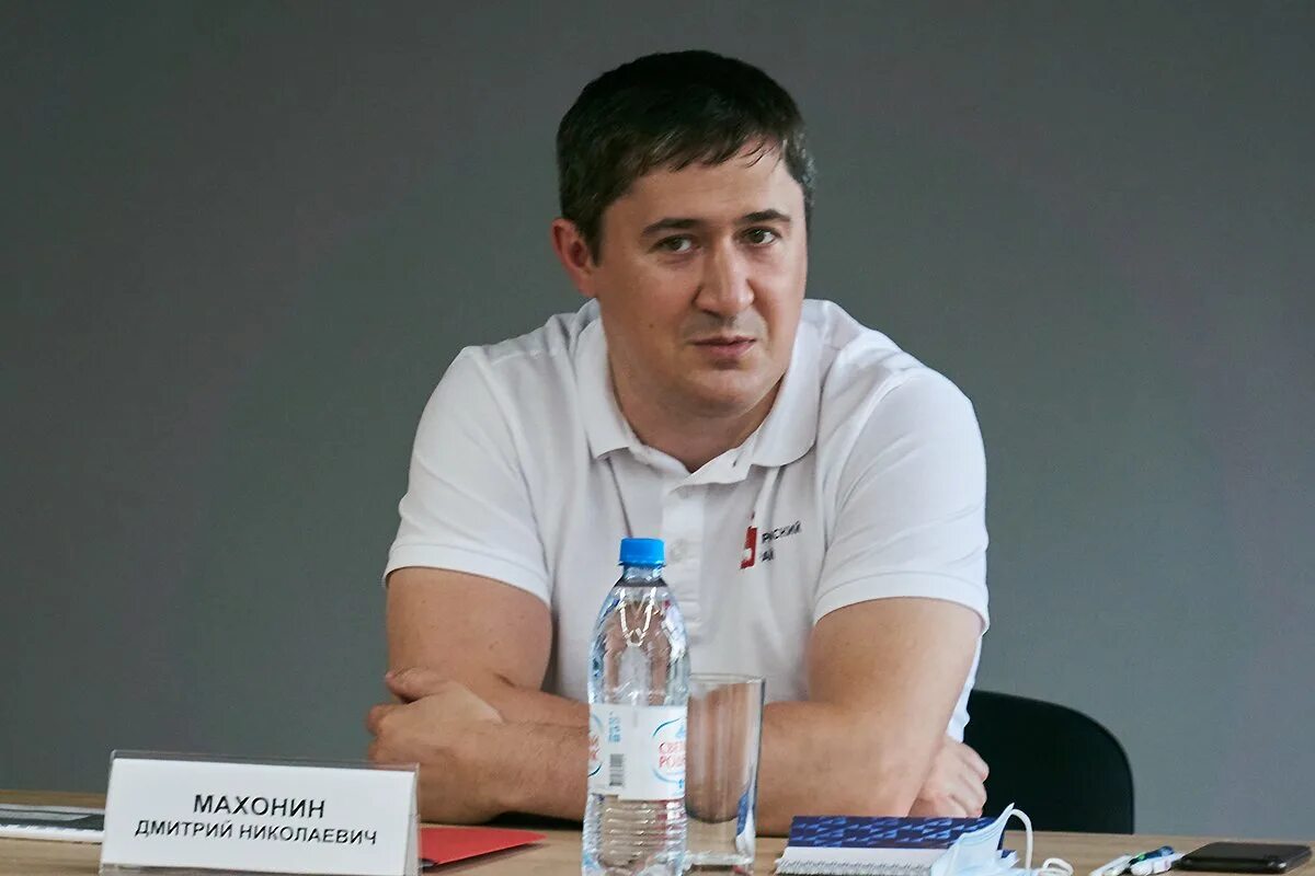 Прямой эфир 2 2 пермь. Матч тв футбол. Телеканал 2x2 логотип. Махонин дмитрий николаевич семья. Канал спорт прямой эфир.