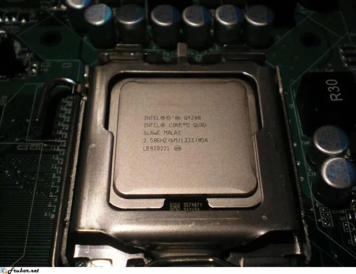 Intel r core tm купить. Intel Core 2 Quad q9300. Intel Core 2 Quad q9300 Yorkfield lga775, 4 x 2500 МГЦ. Intel 9300. Intel Core 2 Quad q9300 TDP.