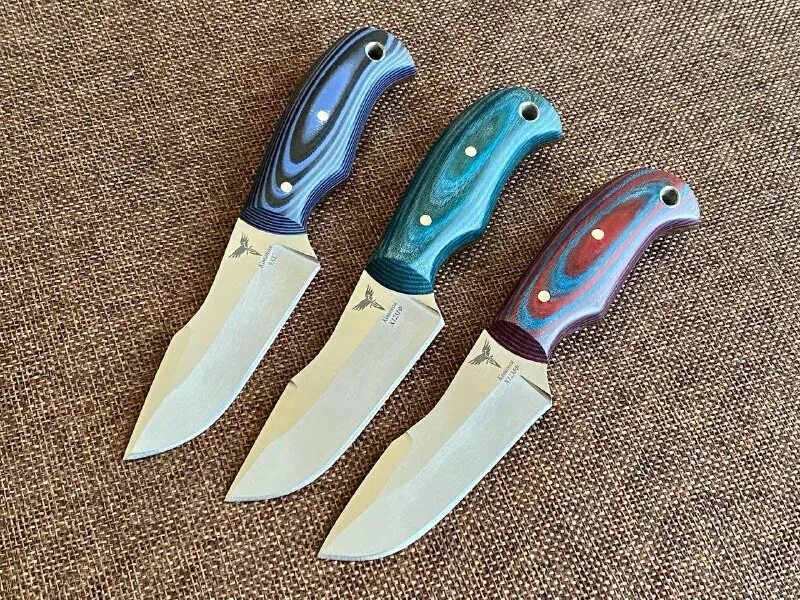 Нож пчак для охотника. Пчак узбекский из дамасской стали. Ножевая мастерская ястребова. Нож логотип. Ковка клинка.