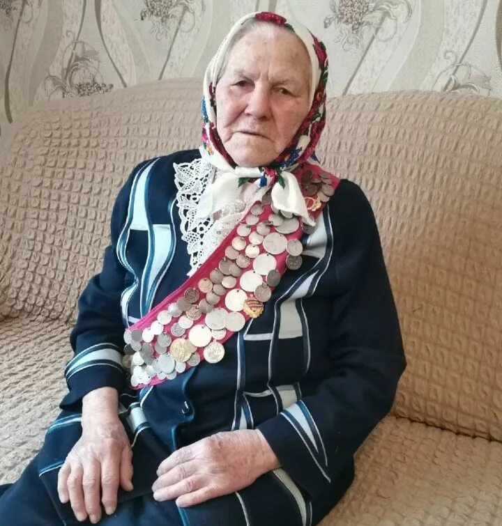 Старые бабушки 80 лет. Старушка 90 лет. Бабуся 90 лет. Бабулька 90 лет. Бабушка 80 лет.