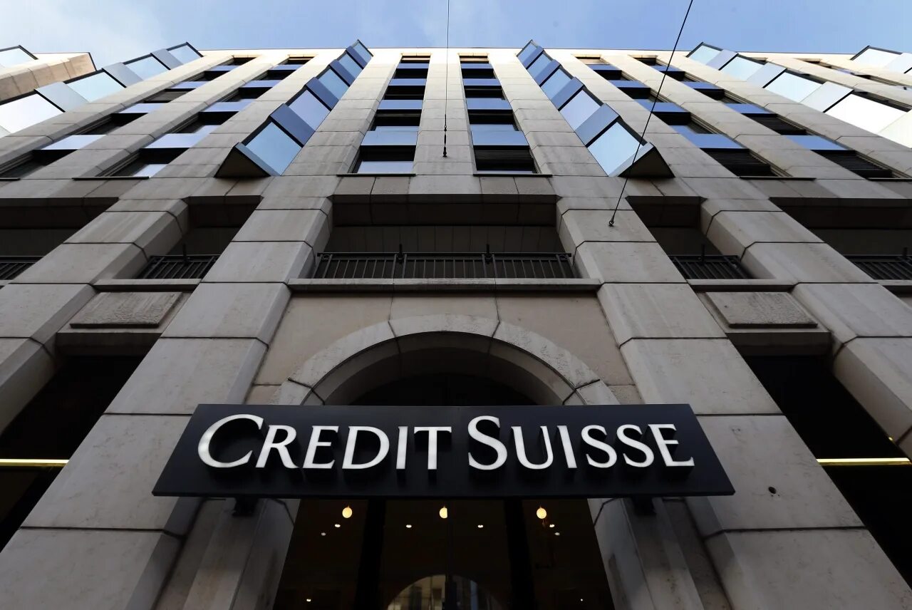 Частный банк кредитная. Банк credit Suisse Швейцария. Глава credit Suisse. Банковская система Швейцарии credit Suisse Group. Credit Suisse логотип.