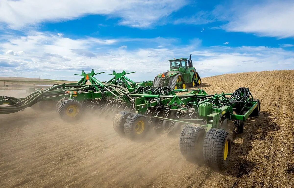 Посевной комплекс джон дир. Сеялка джон дир 1895. сеялка зерновая john deere 1895. пневматическая сеялка john deere.