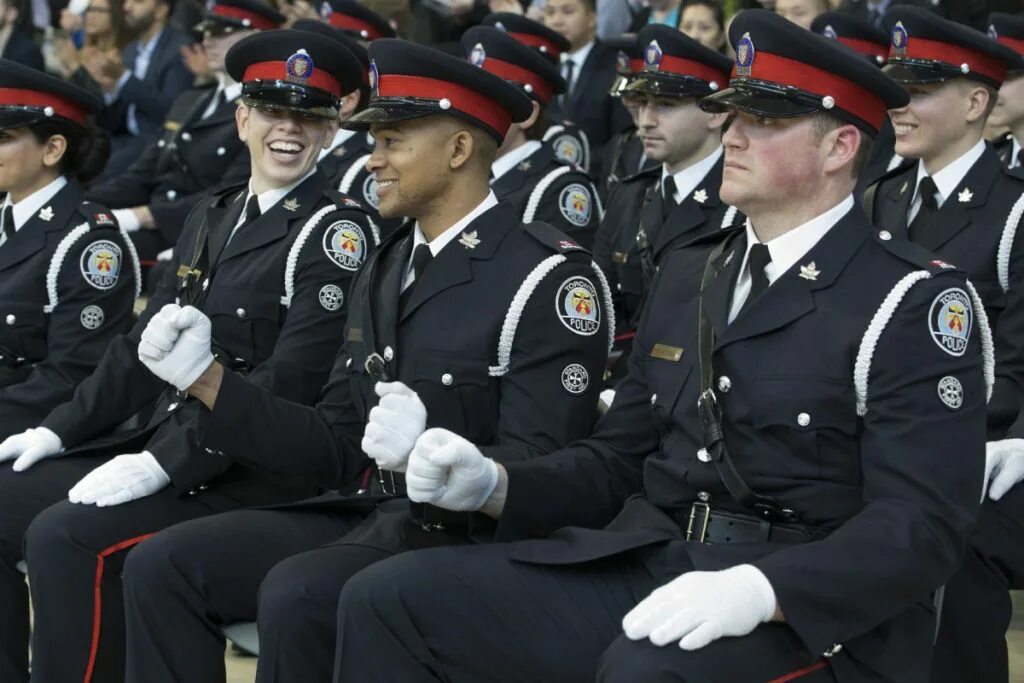 Полицейская академия сша. Сотрудники дпс тверь. Полиция отдел 19 нижний тагил. Присяга полиции. Ряд полиции.