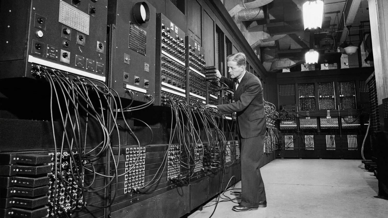 Первая сеть интернет в мире. ЭНИАК 1946. Eniac компьютер 1946 год. ЭНИАК 1945. ЭВМ Eniac второе поколение.