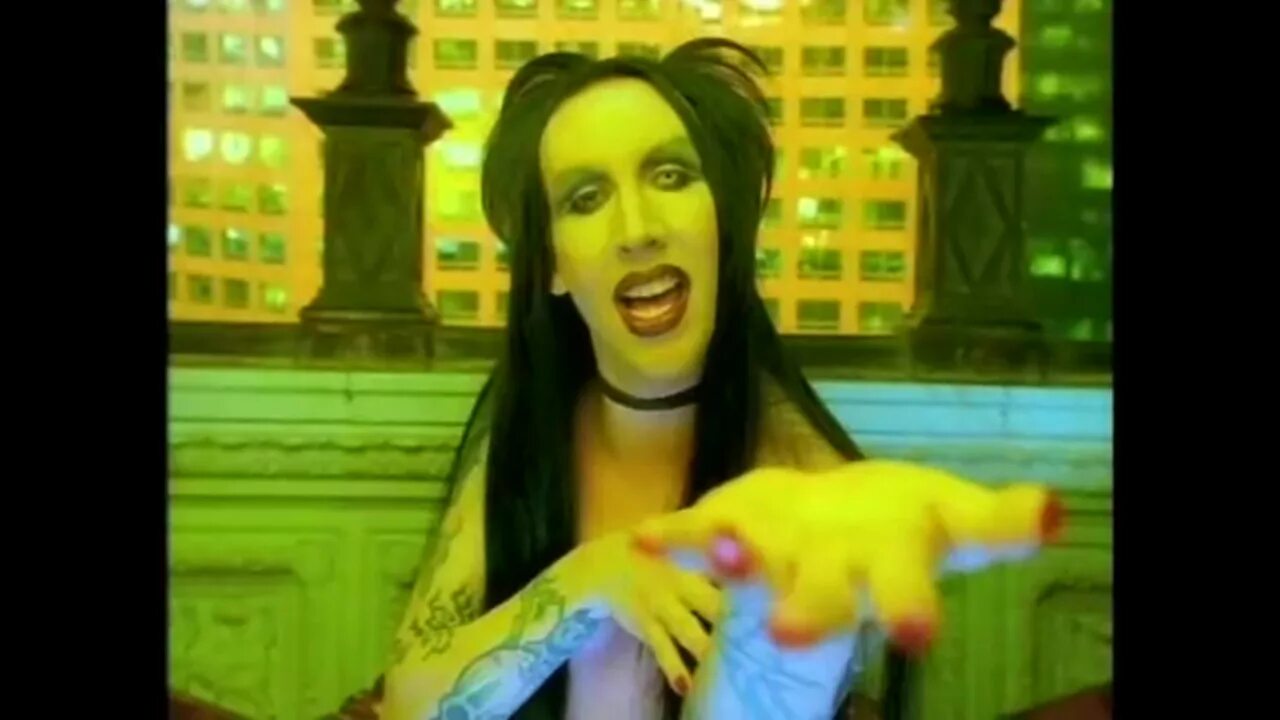 Мэрилин мэнсон long hard road out of hell. Мэрилин мэнсон long hard road out of hell. Haenuli art скелет. Marilyn manson - long hard road out of hell 1997. Long and hard.