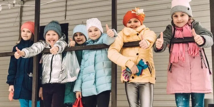 Весенние каникулы с детьми в москве. Весенние каникулы фото для детей. Дети в Кремле на весенних каникулах. Весенние каникулы с пользой. Фото весенние каникулы с пользой.