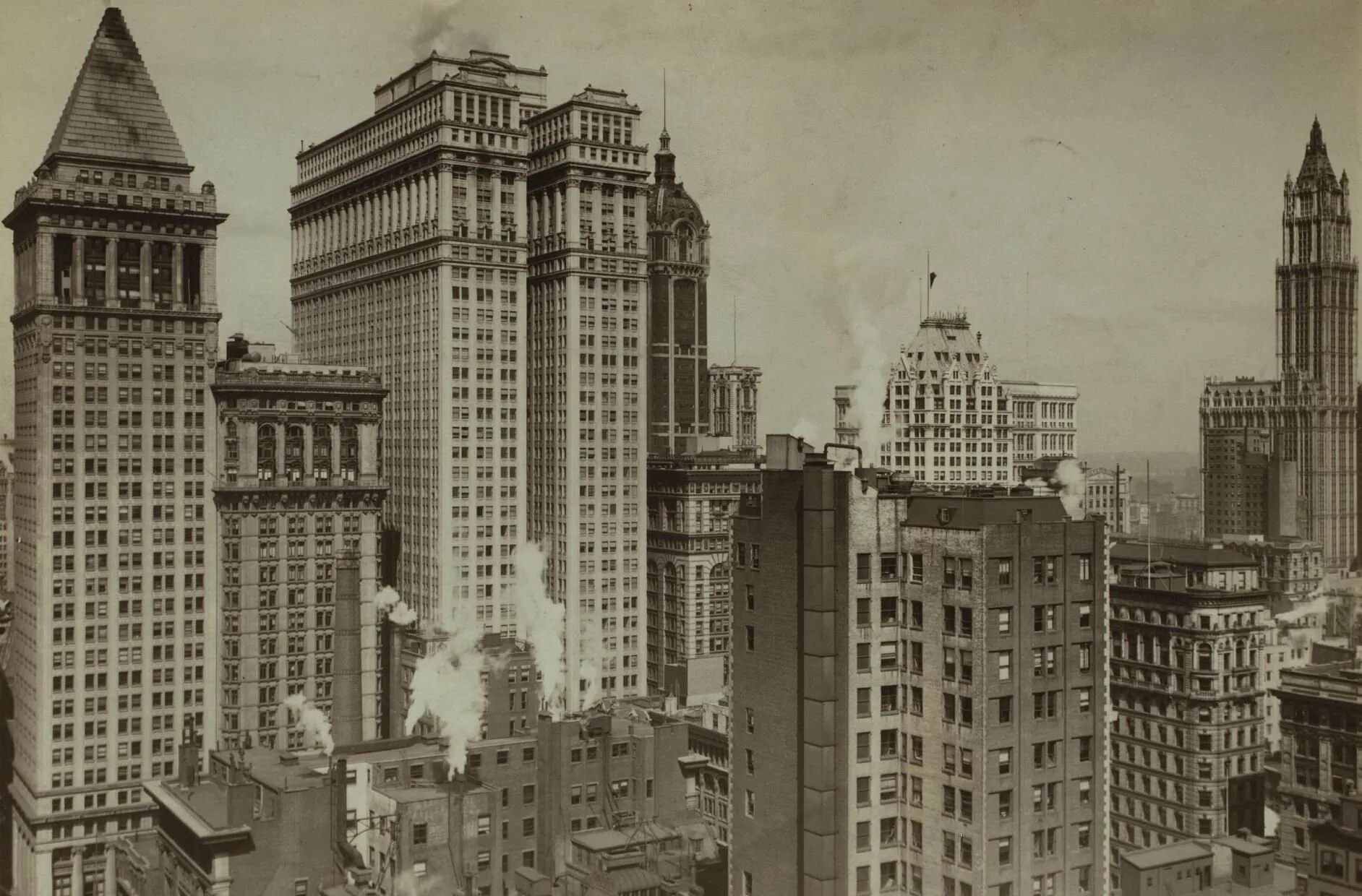 Первые высотные здания. Вулворт-Билдинг небоскрёбы Нью-Йорка. Нью-Йорк небоскребы 19 век. Небоскрёбы Нью-Йорка 20 века. Флэтайрон Нью Йорк.