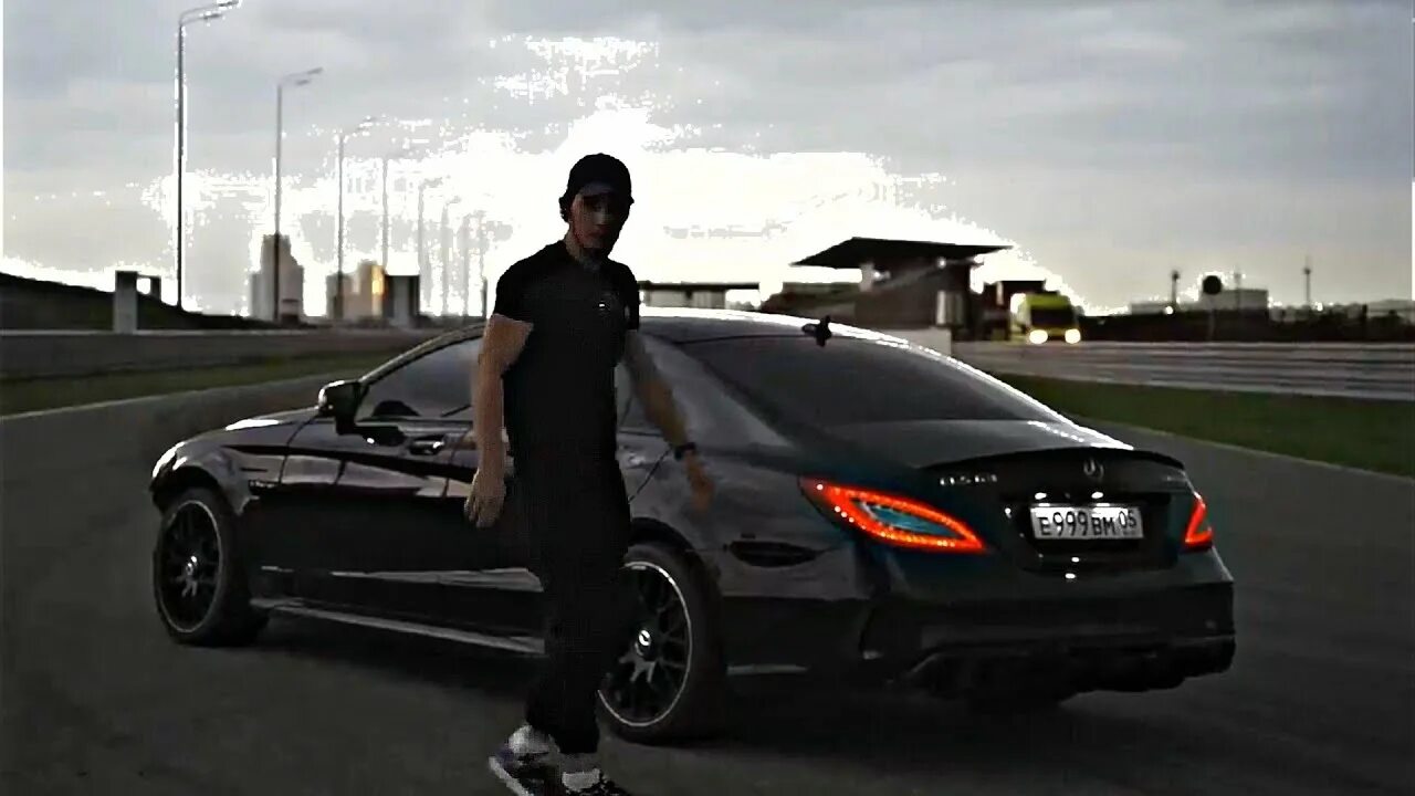 000 000. Ахмед блоггер wengallbi. 000 000. Wengallbi показал свой автопарк на 1. Cls 63 amg ахмеда венгалби.