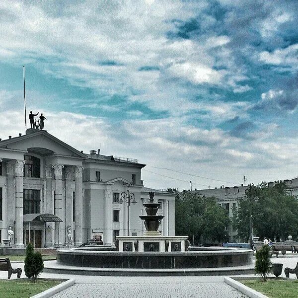 Г пермь дворец. Дворец солдатова пермь. дк имени солдатова пермь. пермь дворец культуры комсомольский. библиотека дк солдатова пермь.