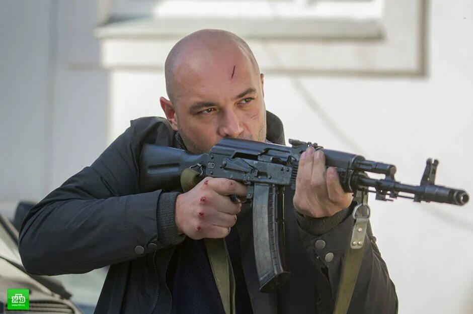 Крутейшие российские криминальные боевики. Российские боевики. Владимир епифанцев кремень. Крутейшие российские криминальные боевики. Павел прилучный сериал беги.