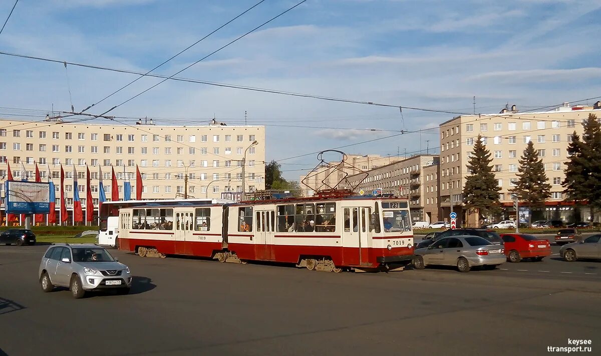 Лвс-97 трамвай. Красногвардейская площадь метро. Красногвардейская площадь метро. Красногвардейская площадь 3 лит е санкт-петербург. Красногвардейская площадь метро.