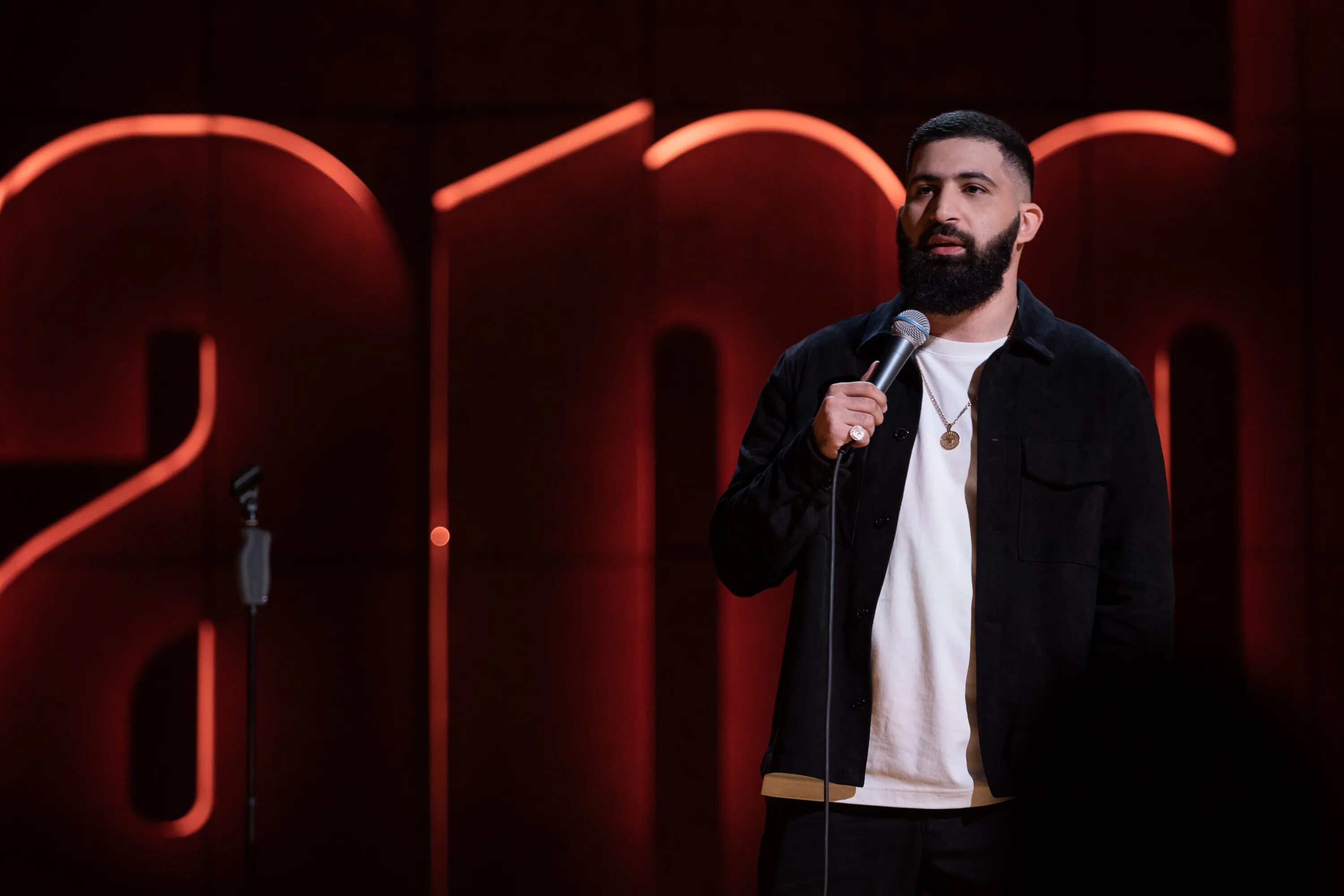 Стенд ап гурам амарян. Амарян стендап. Стендап армянин гурам амарян. Stand up гурам амарян шоу. Амарян стендап.