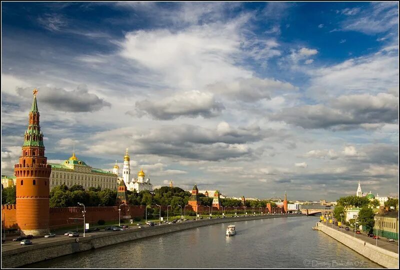 Площадь зарядье парк в москве. Исторический музей в москве с высоты. Реки москвы. Парк заречье в москве. Храм василия блаженного москва.