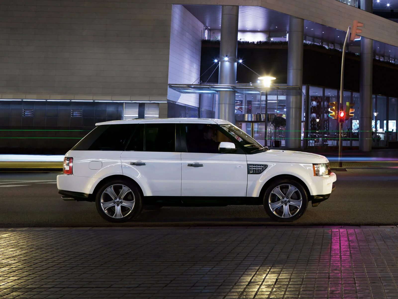 Range rover sport hse. Рендж ровер спорт москве. Рендж ровер спорт москве. Ленд ровер рендж ровер спорт 2007. Рендж ровер спорт 2011.